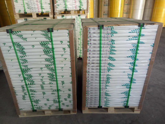 ورق NCR من الخشب العذراء بنسبة 100% مع امتصاص حبر عالية وأوراق نسخ بدون كربون ميكرو-منقحة